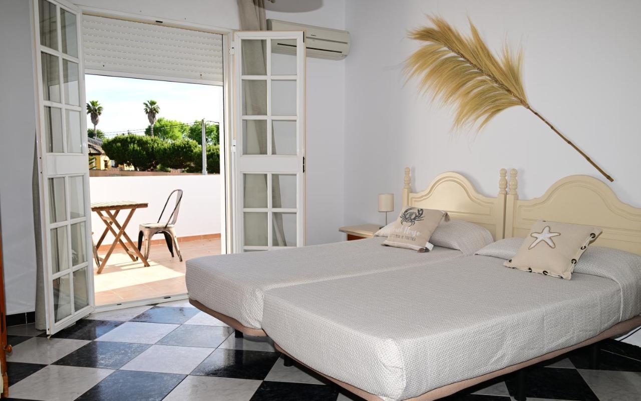 Hostal Del Faro Conil De La Frontera Exterior photo