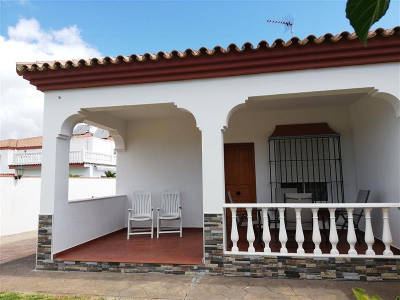 Hostal Del Faro Conil De La Frontera Exterior photo