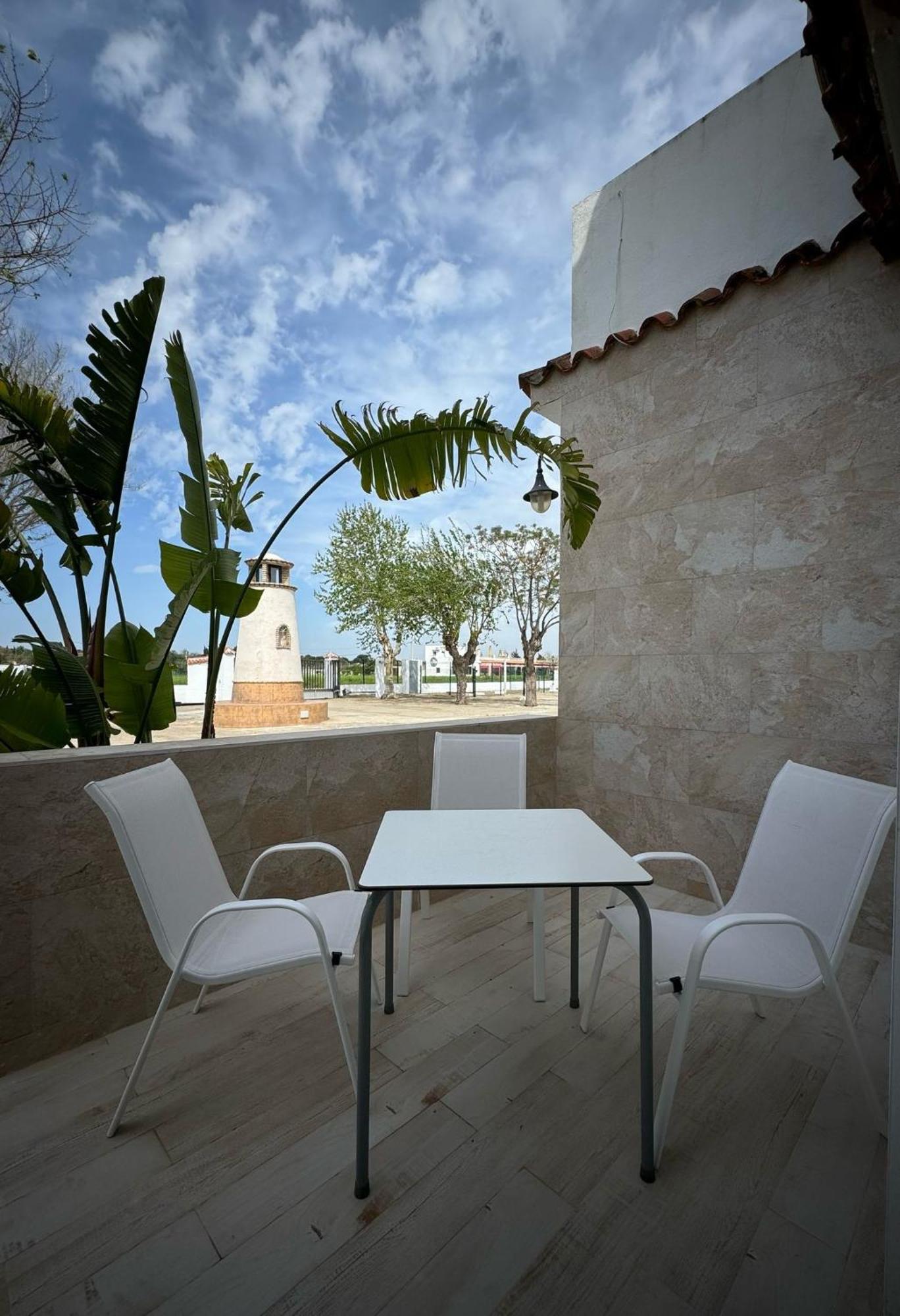 Hostal Del Faro Conil De La Frontera Exterior photo